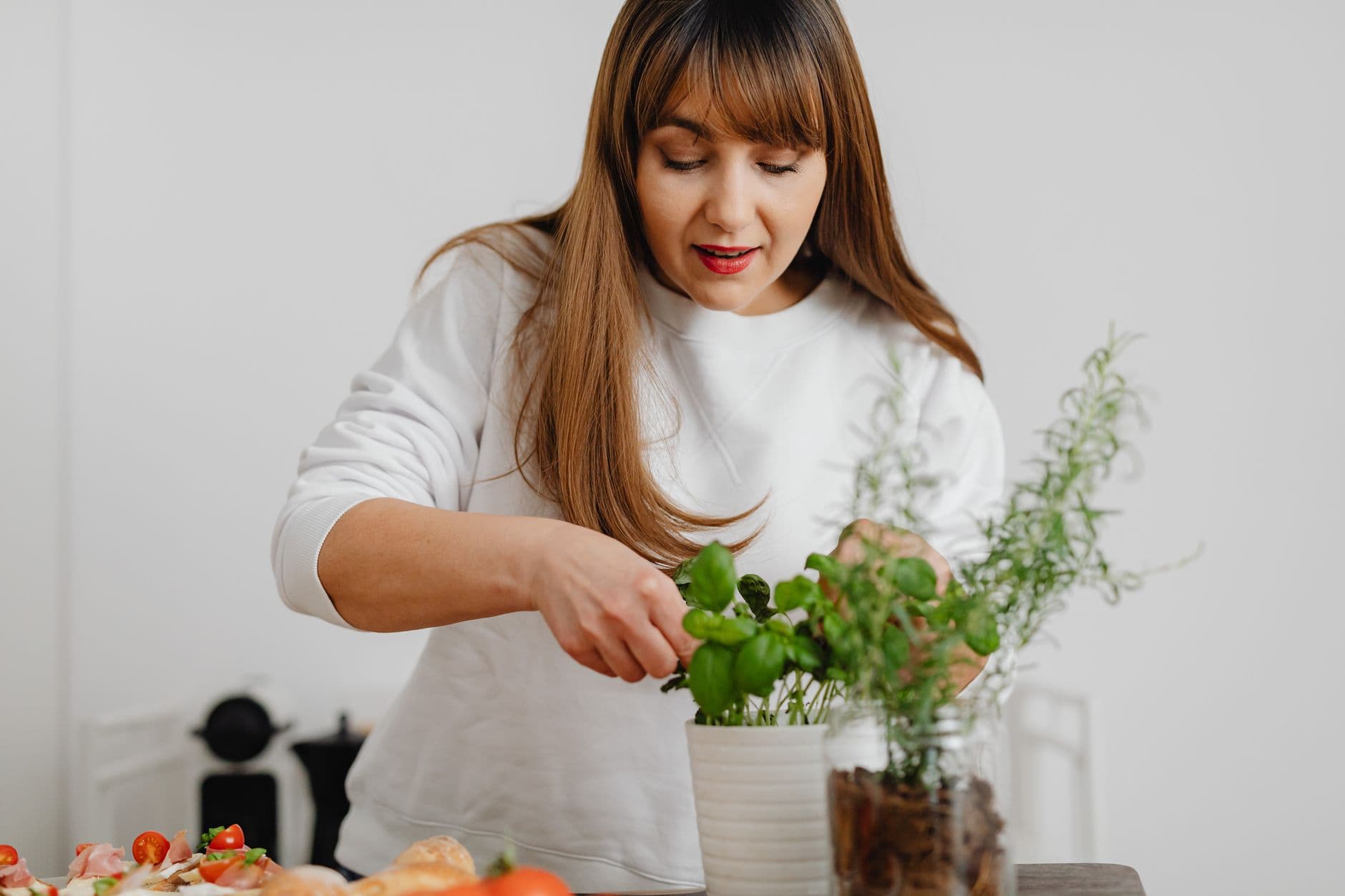 Crea tu propio mini huerto en casa y disfruta de especias frescas y naturales