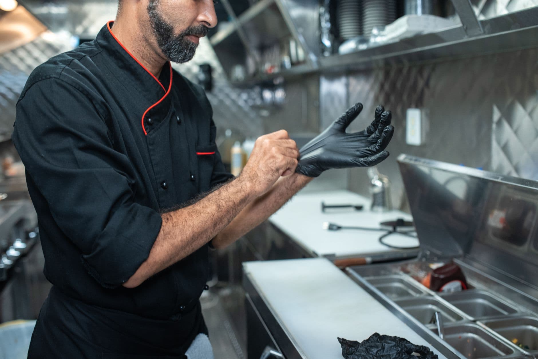 Seguridad Alimentaria y Saneamiento en Restaurantes: Garantizando la Salud de tus clientes